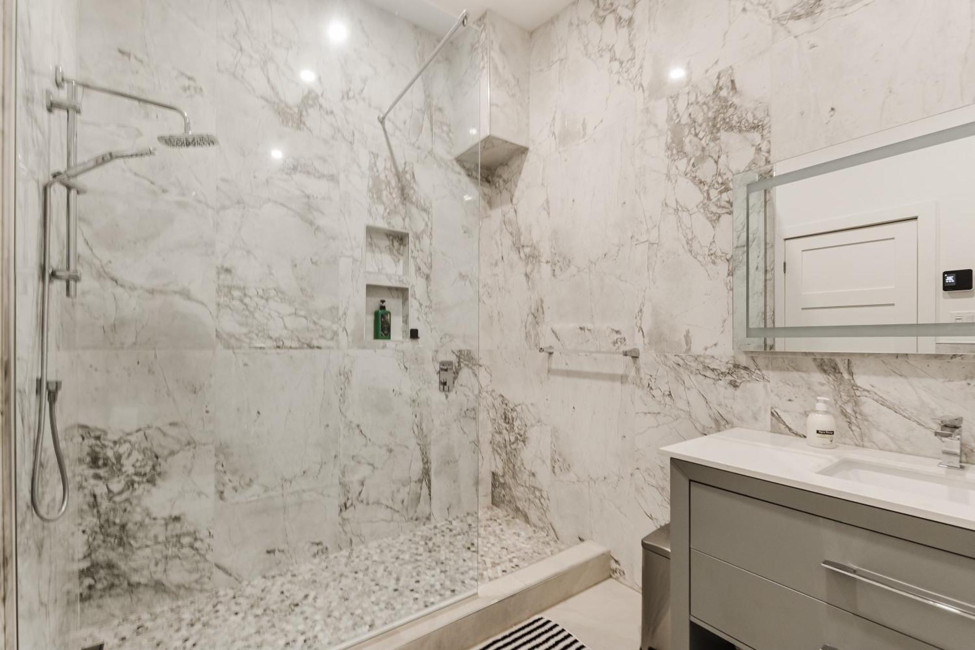 מונטריאול Elegant 3 Bedroom Apartment In Old Port - 302 מראה חיצוני תמונה