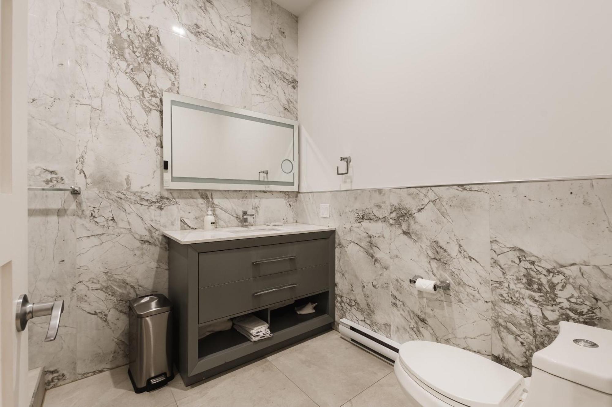 מונטריאול Elegant 3 Bedroom Apartment In Old Port - 302 מראה חיצוני תמונה